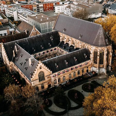 Kruisherenhotel Maastricht - Oostwegel Collection, Member Of Design Hotels Eksteriør bilde Aerial view of the church