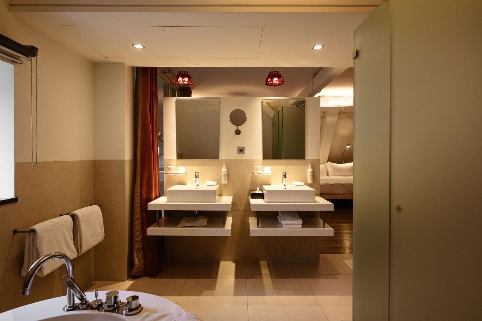 Kruisherenhotel Maastricht - Oostwegel Collection, Member Of Design Hotels Eksteriør bilde Bathroom