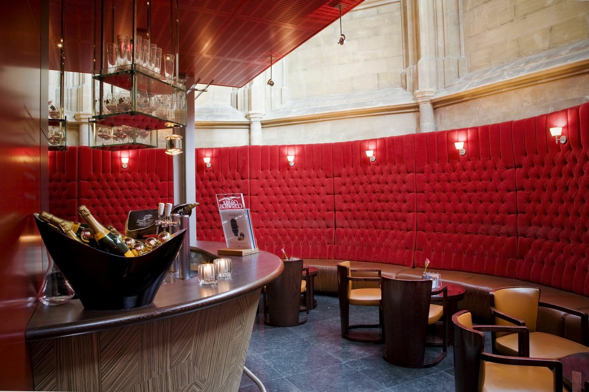 Kruisherenhotel Maastricht - Oostwegel Collection, Member Of Design Hotels Eksteriør bilde The bar at the London Edition